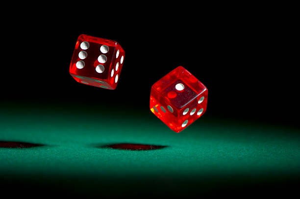 Free Play bonus balance display and rollover progress on artisqq dashboard